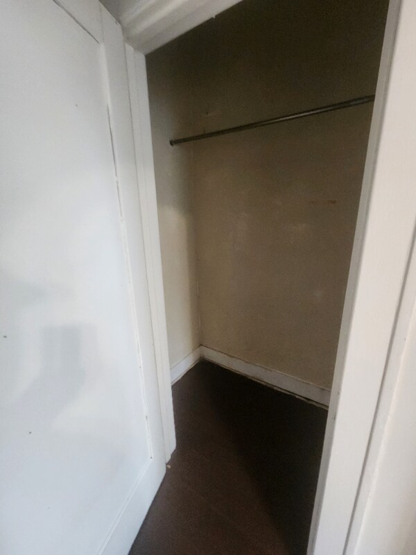 Building Photo - 516 New St