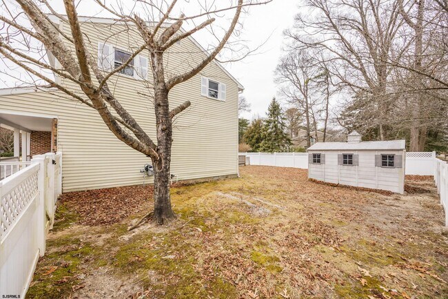 Building Photo - 320 Bergen Ave
