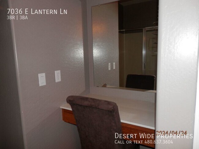Building Photo - 7036 E Lantern Lane East