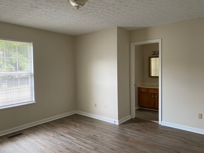 Building Photo - 409 Filter Plant Rd