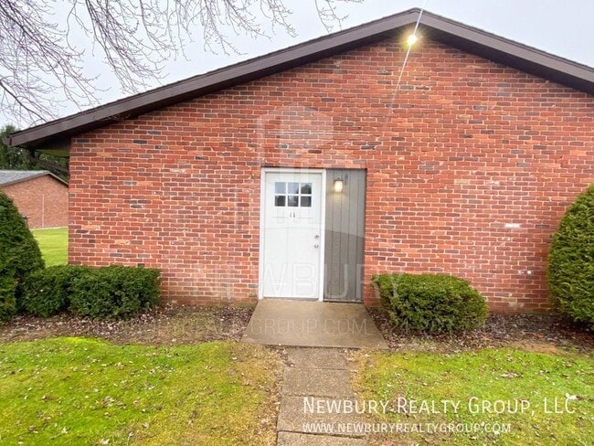 Building Photo - 4 Clearview Meadows