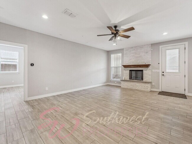 Building Photo - Stunning 5 bedroom, 3.5 bath in Elk Ridge Estates!