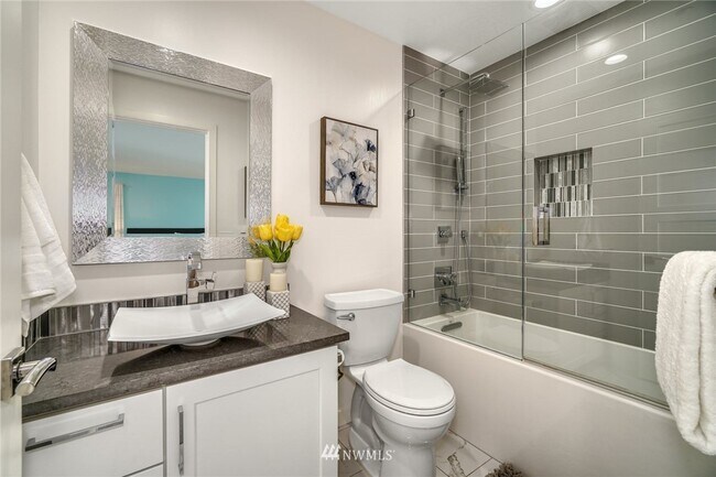 Building Photo - 2410 West Lake Sammamish Pkwy NE