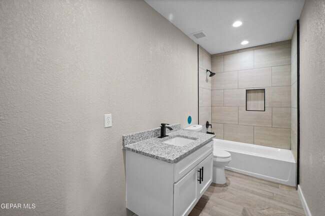 Building Photo - 11721 Valle Del Paseo Dr