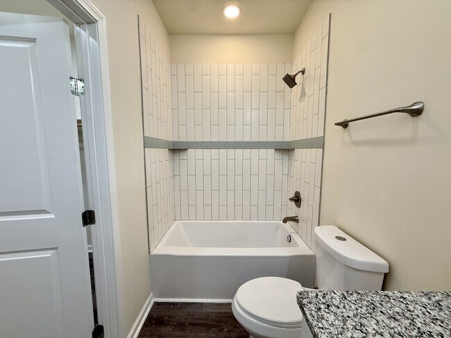 Building Photo - 1582 Hobbs Island Rd SE