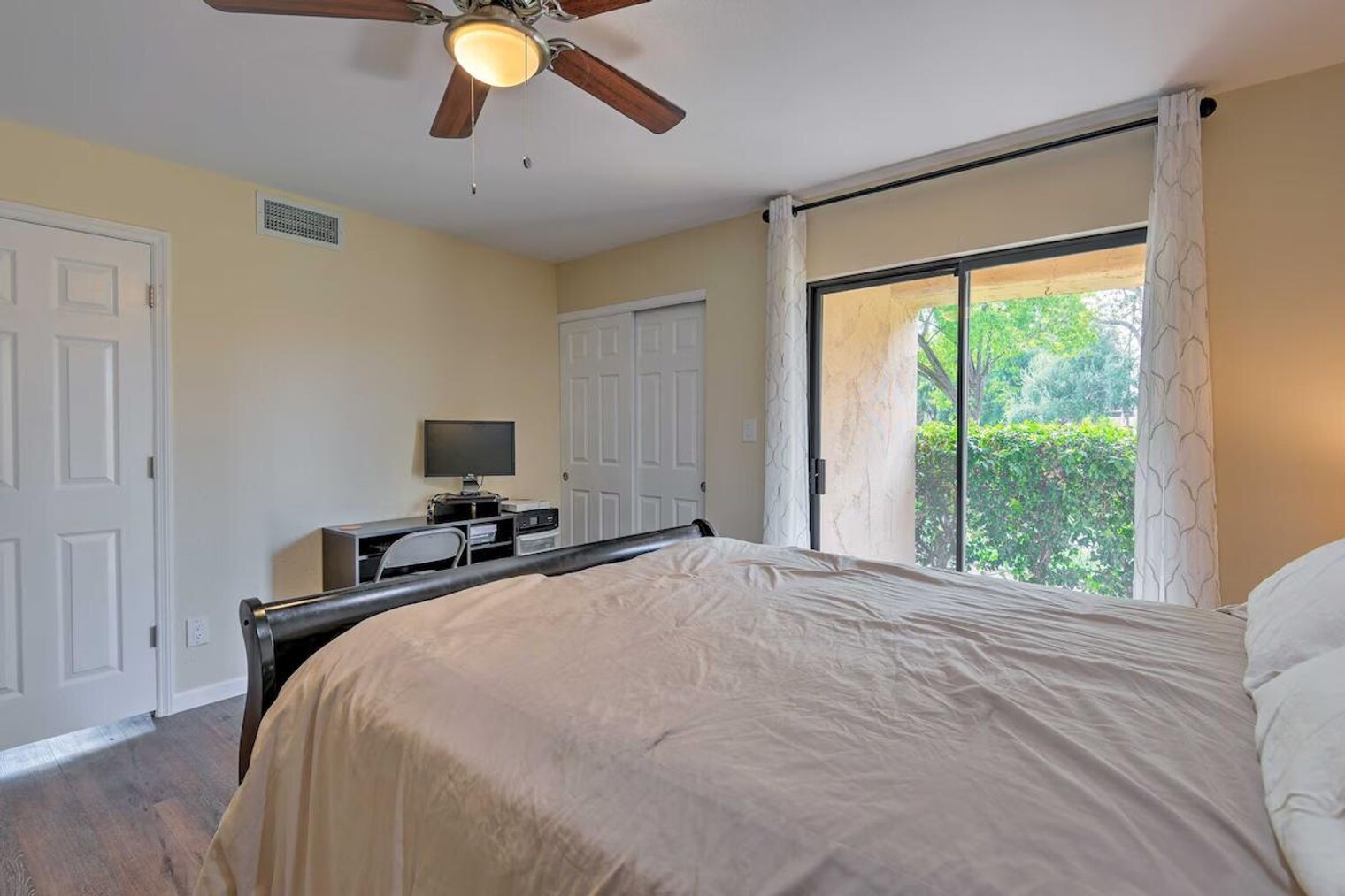 Building Photo - 9270 E Mission Ln