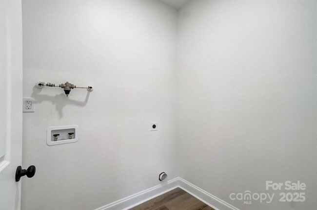 Building Photo - 424 Blanche Ave