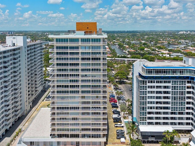 Building Photo - 4020 Galt Ocean Dr
