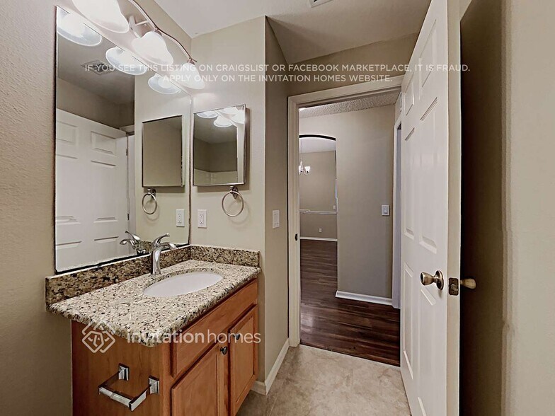 Building Photo - 4870 Manchester Dr