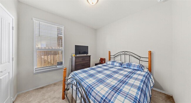 Building Photo - 312 Bougainvillea Lp