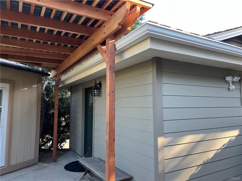 Front Entrance - 813 Ride Out Way