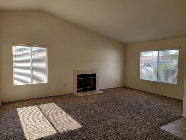 Building Photo - (APPLICATION PENDING) Single story Rosamon...