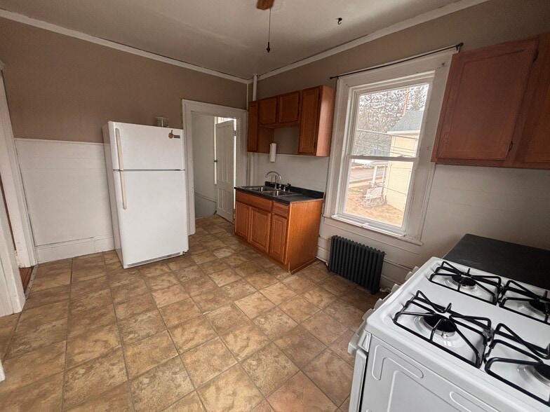 Building Photo - 103 Ulster Ave