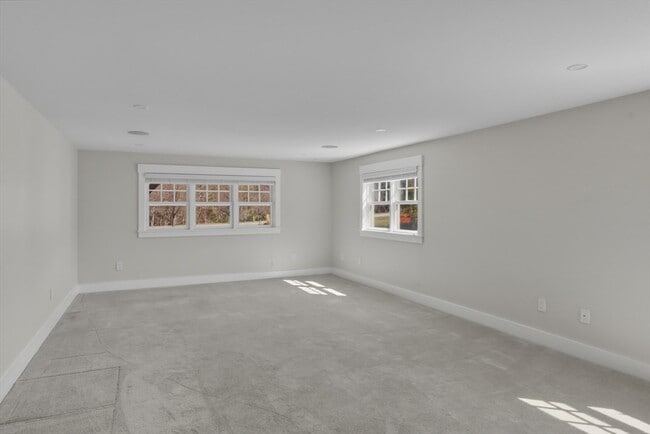 Building Photo - 235 Brook St