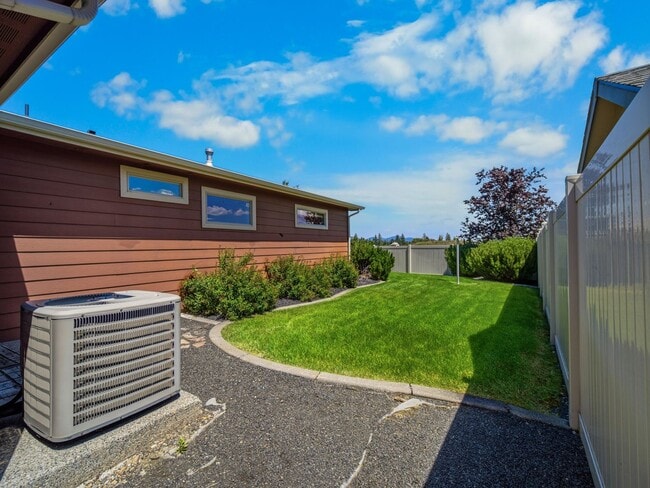 Building Photo - Spacious Unfurnished Home in Liberty Lake | Modern Living in a Prime Location