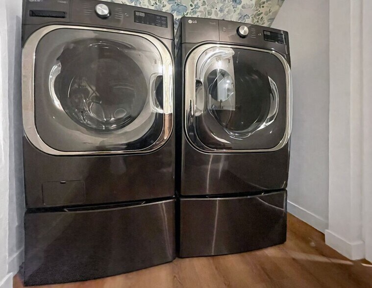 Building Photo - 1335 W 139th, 101