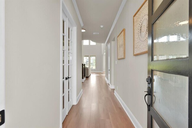 Building Photo - 10640 Red Tail Pl