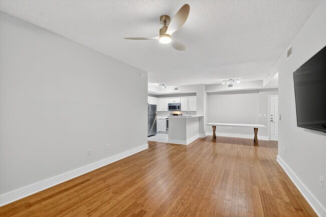 Building Photo - 780 S Sapodilla Ave