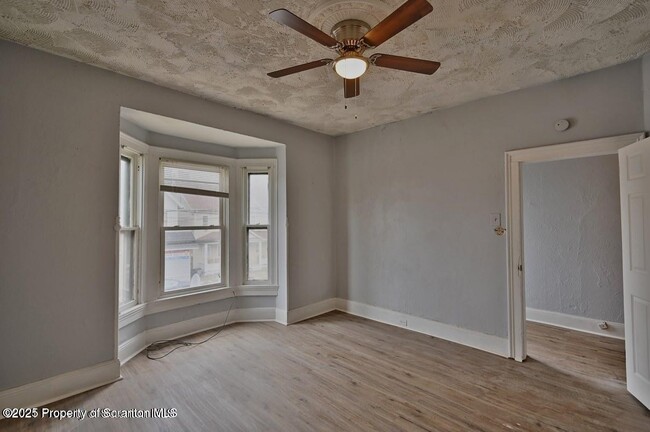 Building Photo - 1416 Capouse Ave
