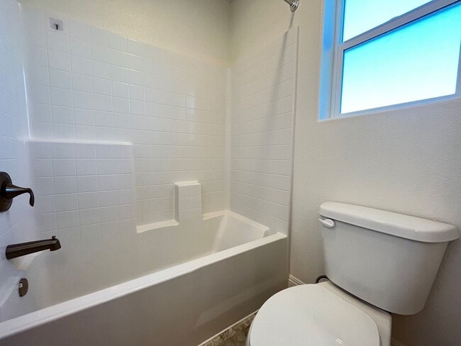 Building Photo - 307 Ninos Dr