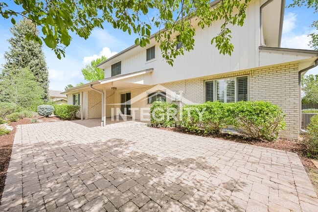Building Photo - 5051 W Portland Dr