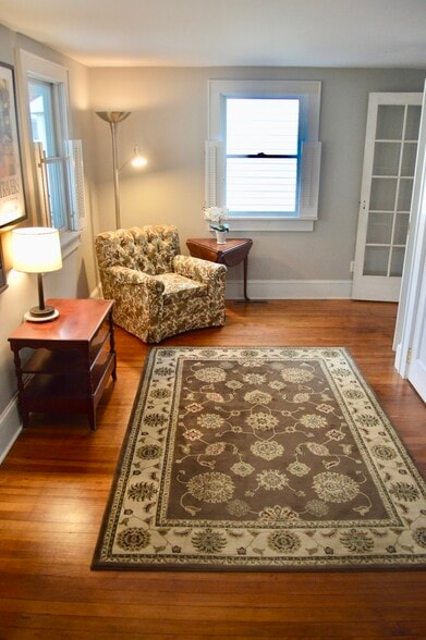 Building Photo - 56 Ash St