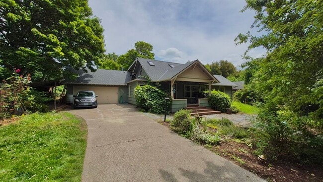 Building Photo - 7330 SW 53rd Ave
