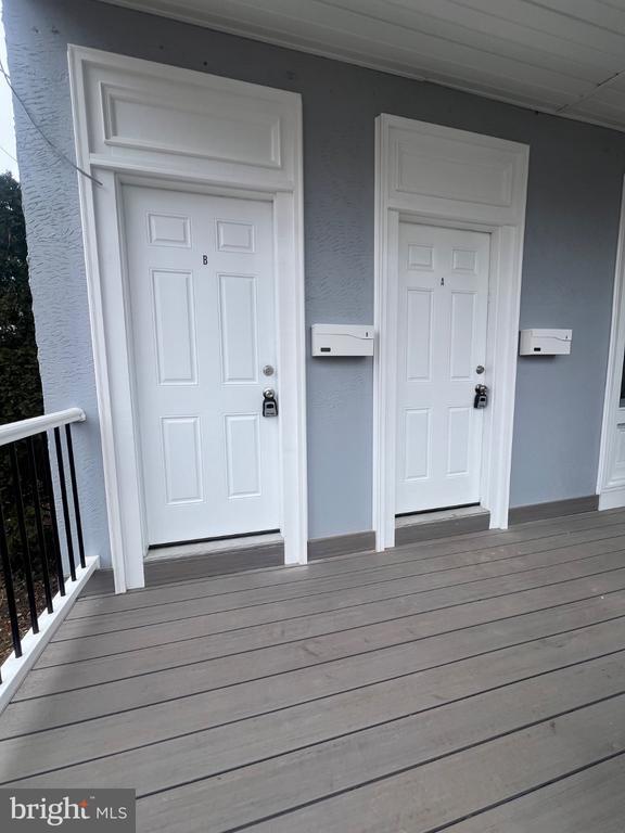 Building Photo - 330 N 2nd St