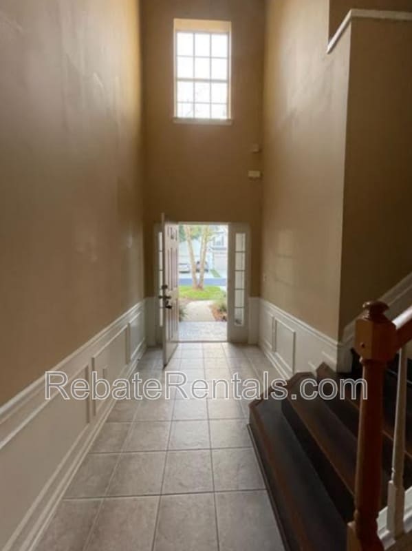 Building Photo - 11043 Castlemain Cir E