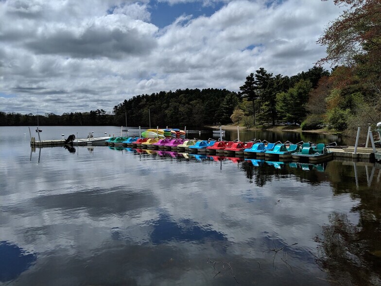 Building Photo - 253 Main St