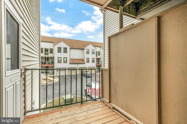 Building Photo - Gorgeous condo in Aspen Forest!