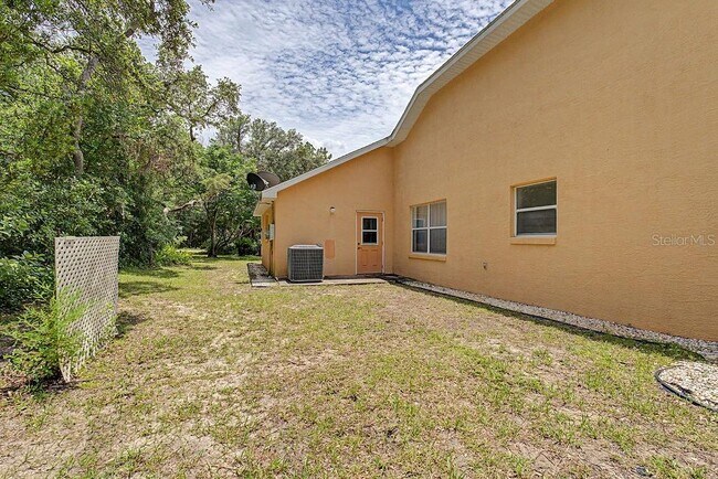 Building Photo - 20811 SW 81st Loop