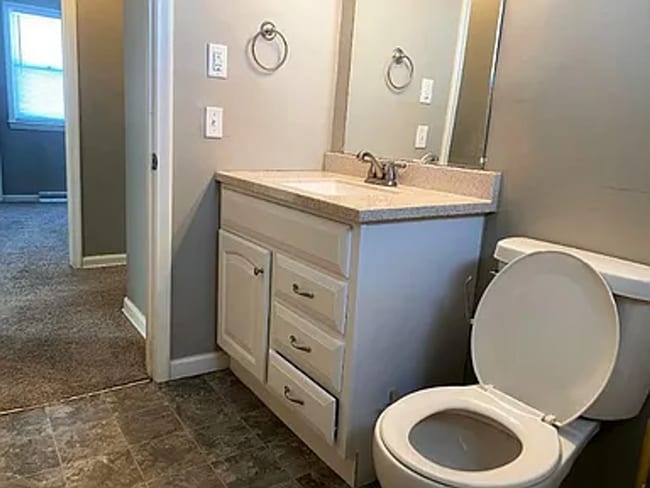 Building Photo - 5607 N 68th St