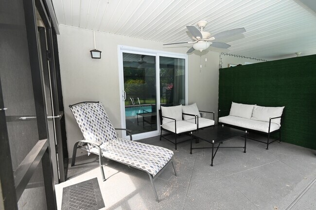 Building Photo - 206 Cape Coral Pkwy W