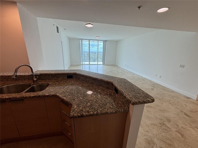 Building Photo - 15051 Royal Oaks Ln