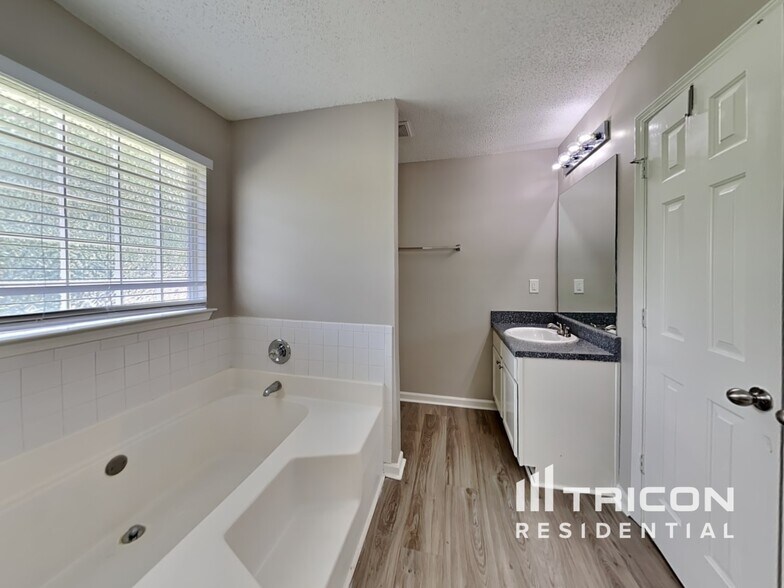 Building Photo - 4529 Persian Ct SW
