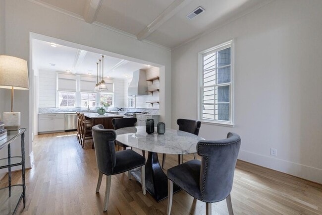 Building Photo - 81 Delmont Dr NE