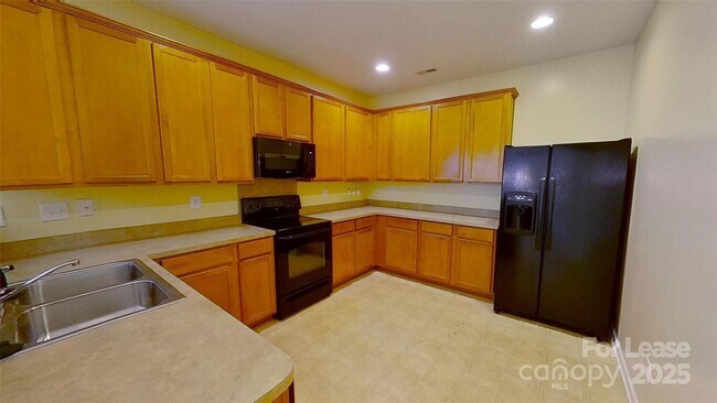 Building Photo - 10818 Slalom Hill Rd