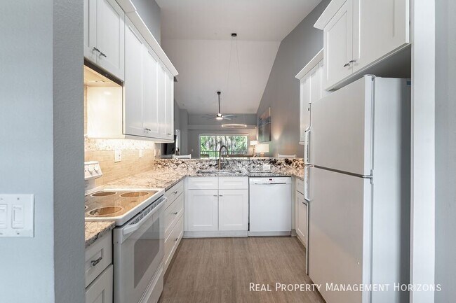 Building Photo - 4640 Tower Hill Ln