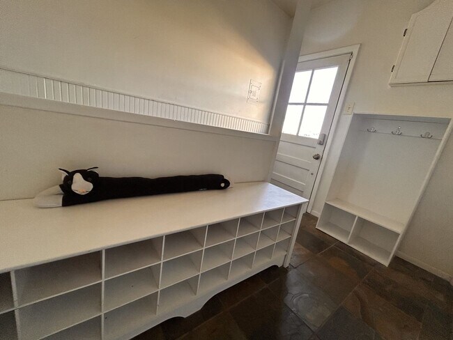 Building Photo - Enjoy Amazing Flatiron Views, Abundant Space, and A Large Backyard in this 5 Bedroom Home