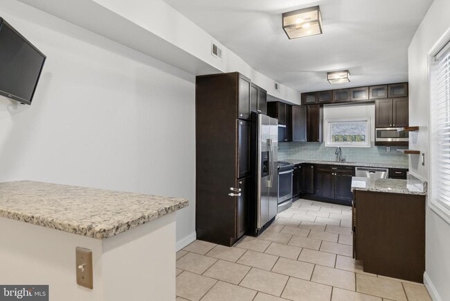 Building Photo - 2217 Memphis St