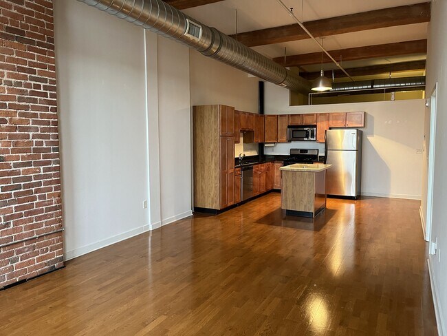 Building Photo - 160 Fremont St