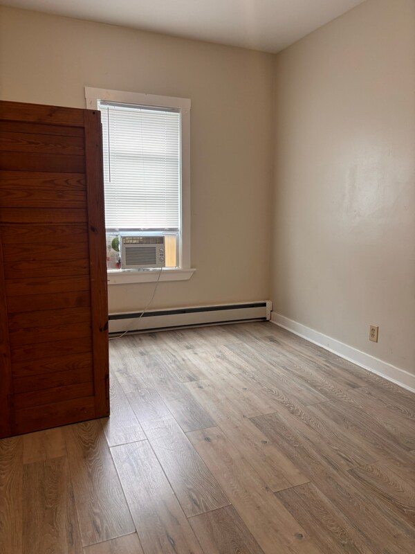 Building Photo - 32 Shute St