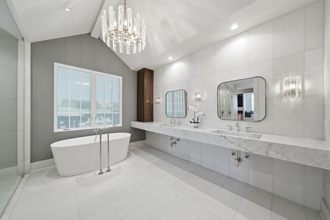 Building Photo - 2615 Yupon St