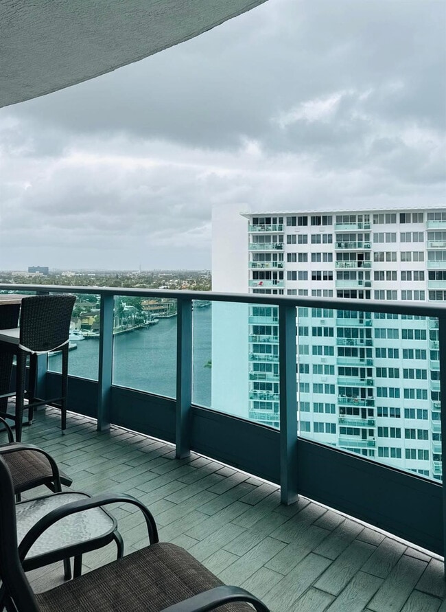 Building Photo - 3333 NE 32nd Ave