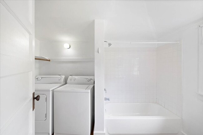 Building Photo - Cozy Living in a Convenient Christiansburg Location