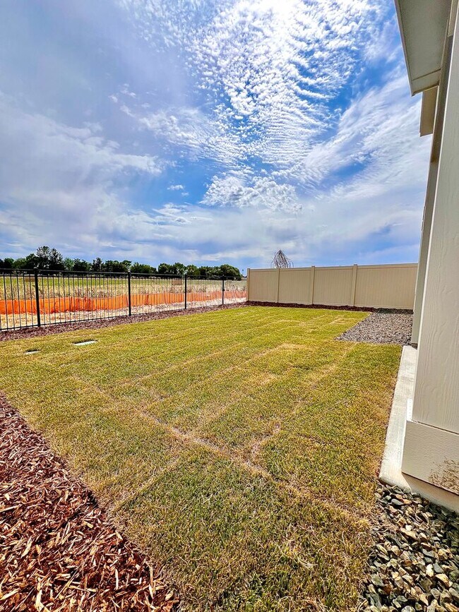 Building Photo - BRAND NEW HOME! 4 Bed/2.5 Bath plus Office and Flex Space Upstairs