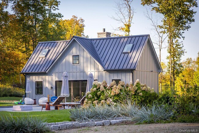 Building Photo - 46 Will Tremper Dr