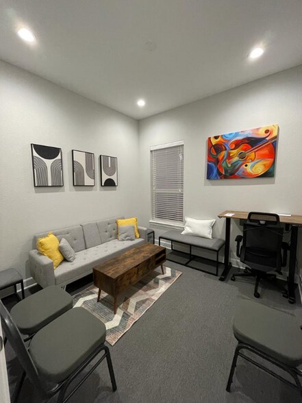 Building Photo - 1640 Highland Falls Dr