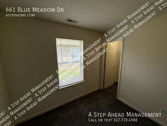 Building Photo - 661 Blue Meadow Dr
